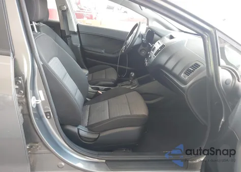 2016 Kia Forte Lx z USA, uszkodzony, nr VIN KNAFK5A81G5541378